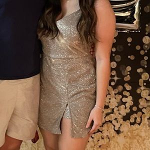 Windsor Mini dress . Gold color